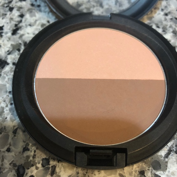 ✅SOLD✅MAC Accentuate/Sculpt✅ SOLD✅ - Picture 2 of 3